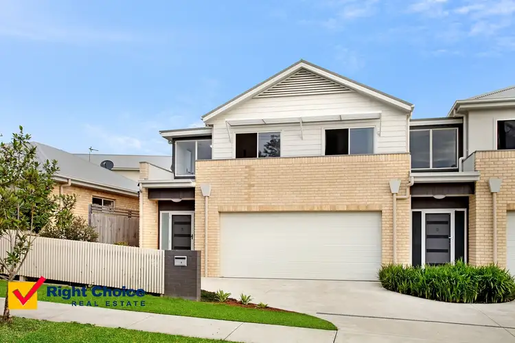 Main view of Homely townhouse listing, 8/76 Essex Street, Berkeley NSW 2506