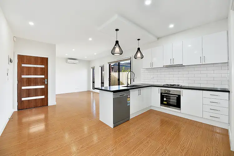 4/13 Oliver Court, Fawkner VIC 3060
