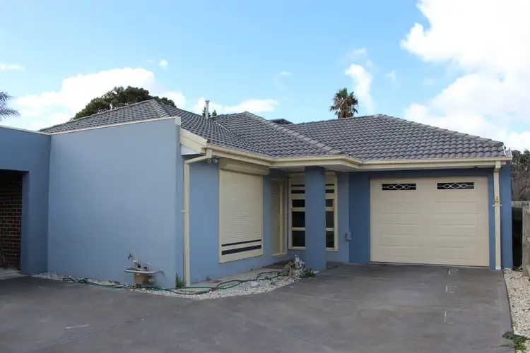 2/46 Walmer Avenue, St Albans VIC 3021
