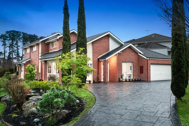 8 Woodhall Wynd, Donvale VIC 3111