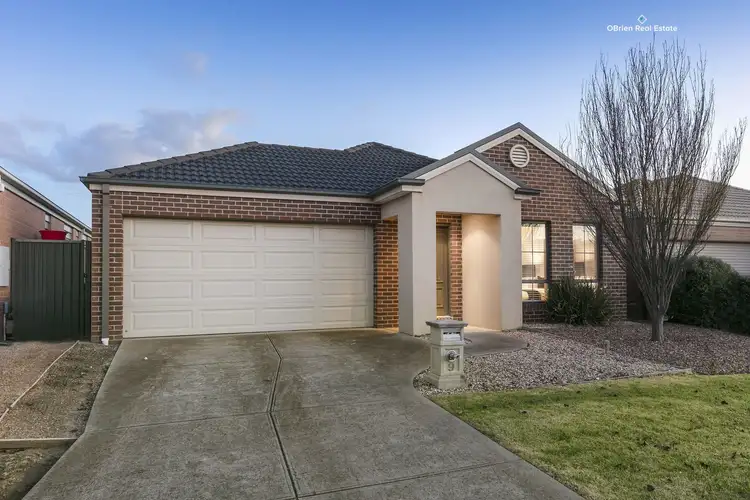 9 Everly Circuit, Pakenham VIC 3810