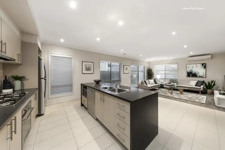Fifth view of Homely house listing, 9 Everly Circuit, Pakenham VIC 3810