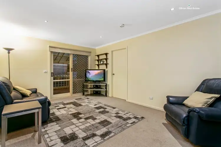 Sixth view of Homely house listing, 3 Ellaswood Close, Berwick VIC 3806