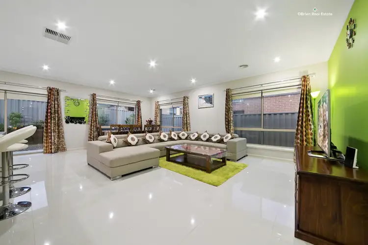 Fourth view of Homely house listing, 2 Bandit Grove, Cranbourne East VIC 3977