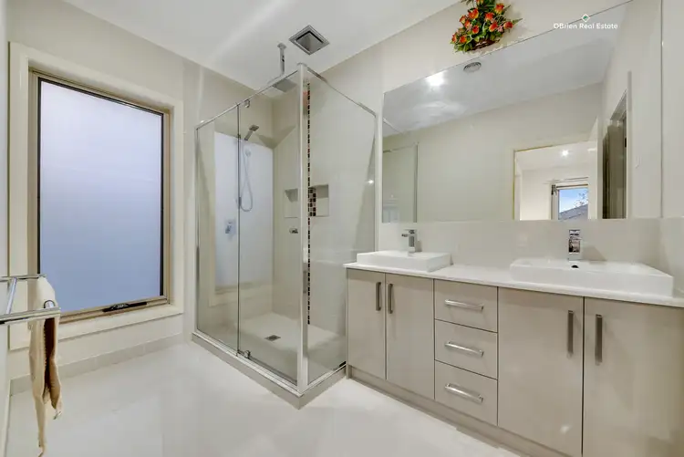 Sixth view of Homely house listing, 2 Bandit Grove, Cranbourne East VIC 3977