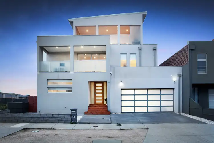13 Boathouse Drive, Caroline Springs VIC 3023
