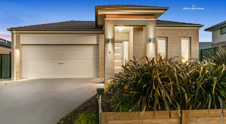 4 Appaloosa Grove, Clyde North VIC 3978