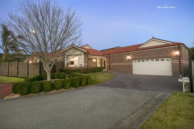 Main view of Homely house listing, 18 Mandurah Chase, Berwick VIC 3806