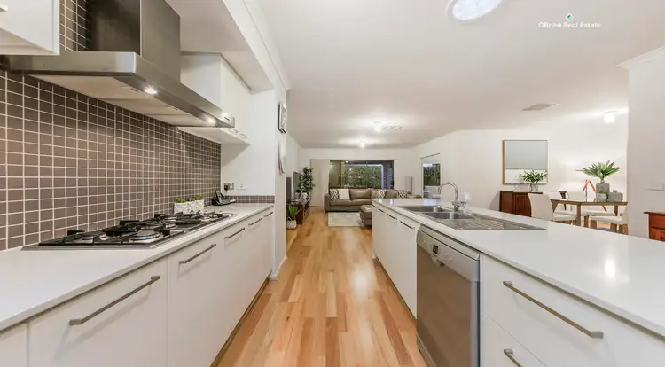 Fifth view of Homely house listing, 19 Hollyrood Drive, Berwick VIC 3806