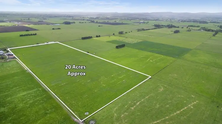 C A 138 Temby Road, Iona VIC 3815