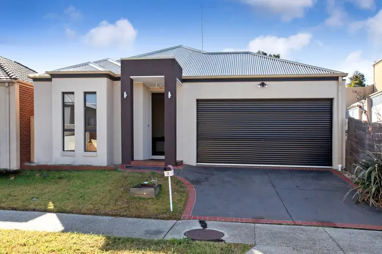 3 Hopetoun Green, Caroline Springs VIC 3023