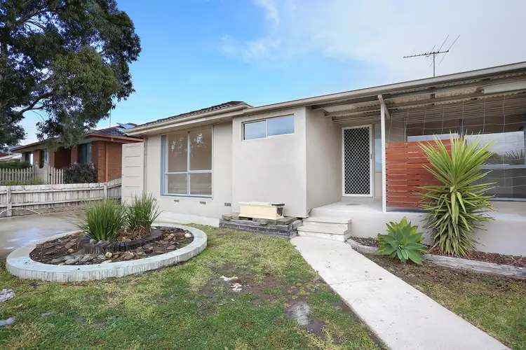 28 Ashleigh Crescent, Meadow Heights VIC 3048