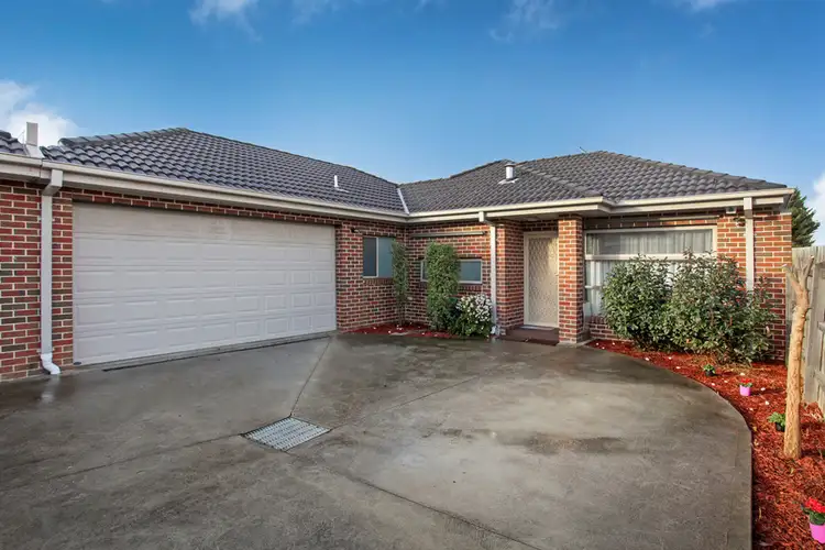 2/16 Perth Avenue, Albion VIC 3020