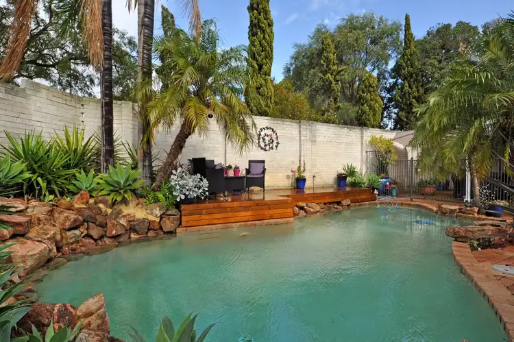 1/64 Comer Street, Como WA 6152