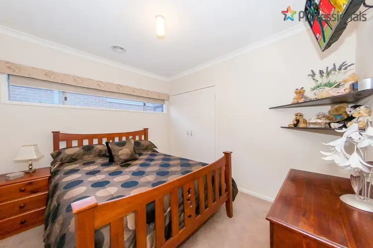 Fifth view of Homely house listing, 3 McMinn Place, Taylors Hill VIC 3037