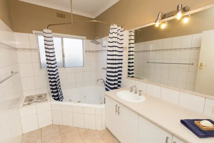 Sixth view of Homely house listing, 11 Richardson Grove, Mildura VIC 3500