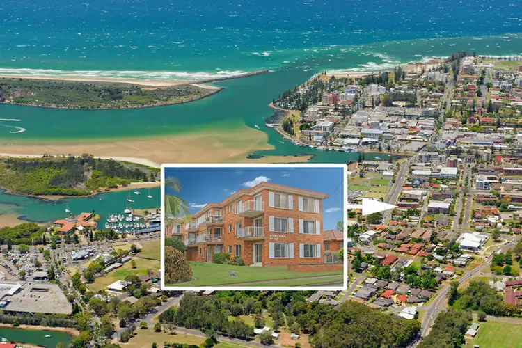 Main view of Homely unit listing, 2/32 Buller Street, Port Macquarie NSW 2444