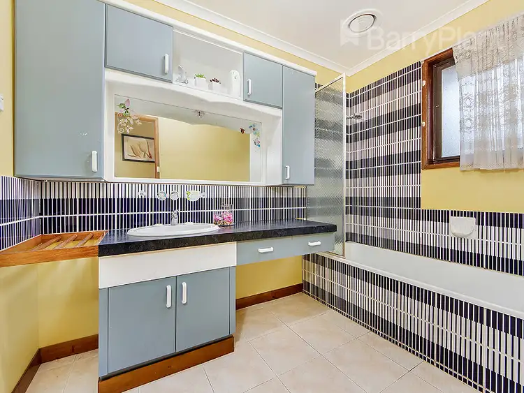 Sixth view of Homely house listing, 2 Mytton Close, St Albans VIC 3021