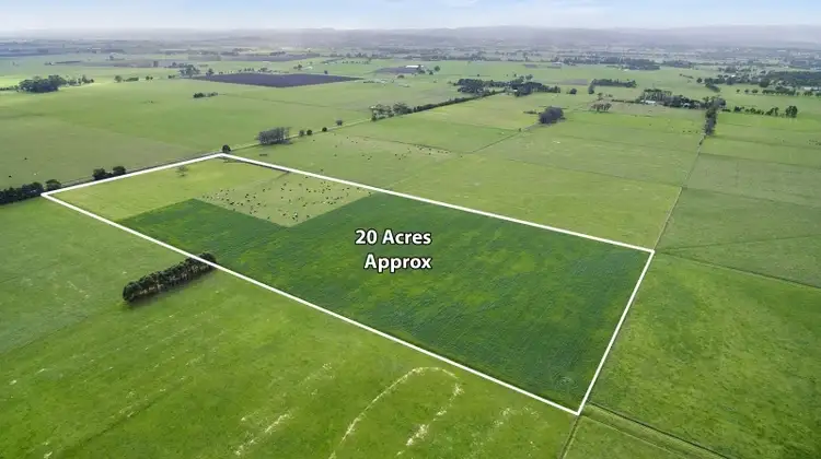 C A 135 Temby Road, Iona VIC 3815