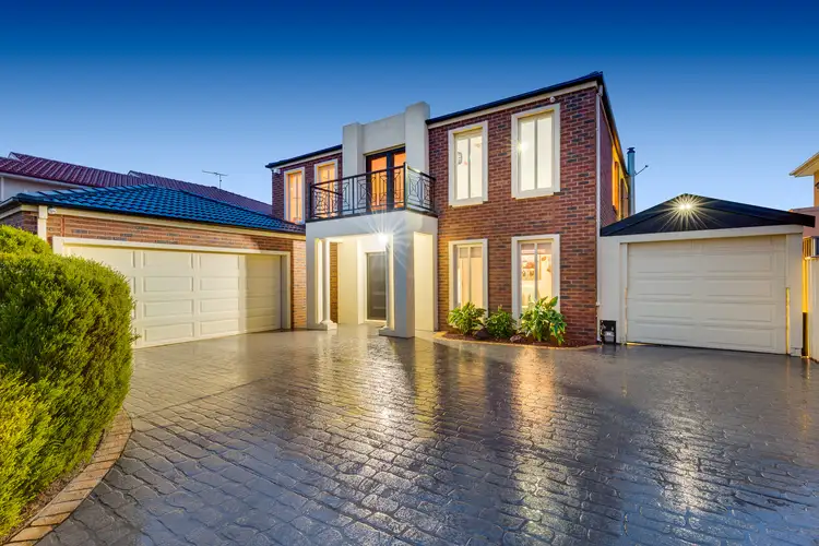 13 Glenelg Boulevard, Taylors Hill VIC 3037
