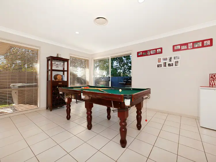 16 Dalewood Place, Moggill QLD 4070