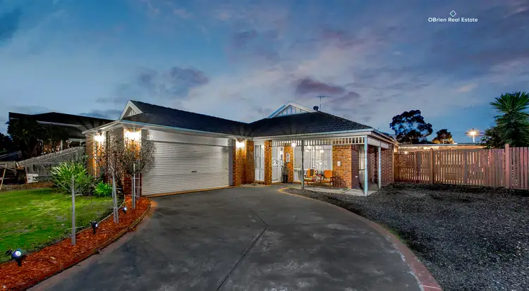 22 May Gibbs Crescent, Lynbrook VIC 3975