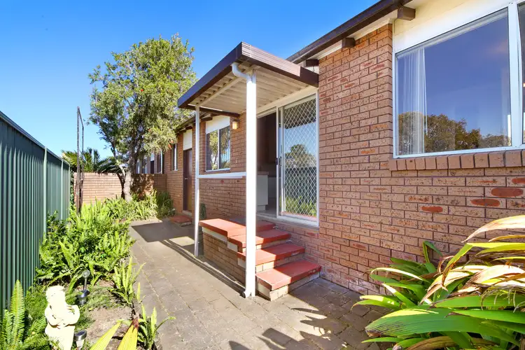 2/10 Kalulah Avenue, Gorokan NSW 2263