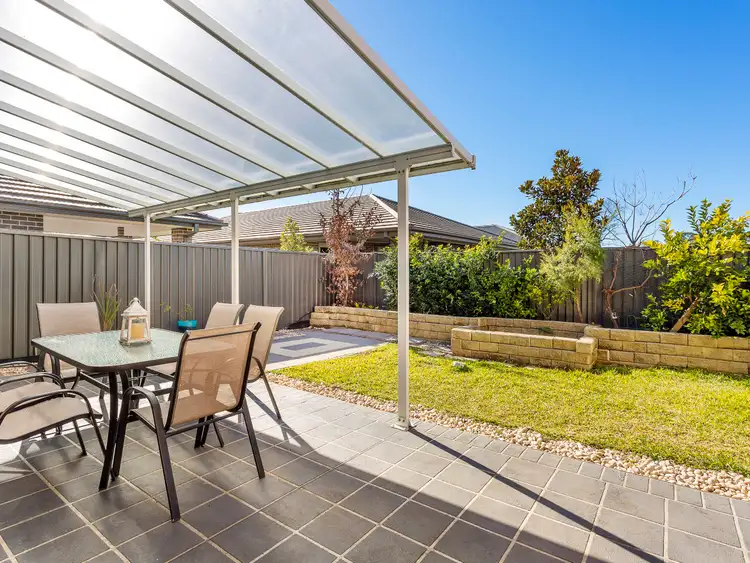 16 Meredith Avenue, Ropes Crossing NSW 2760