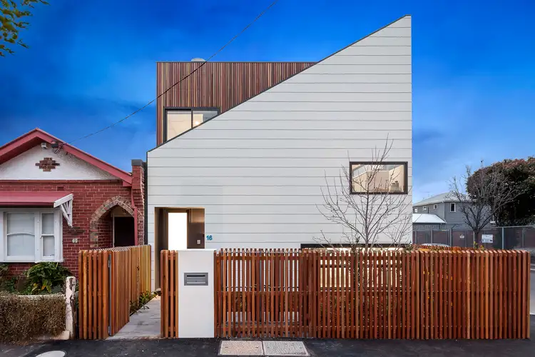16 Smith Street, Kensington VIC 3031