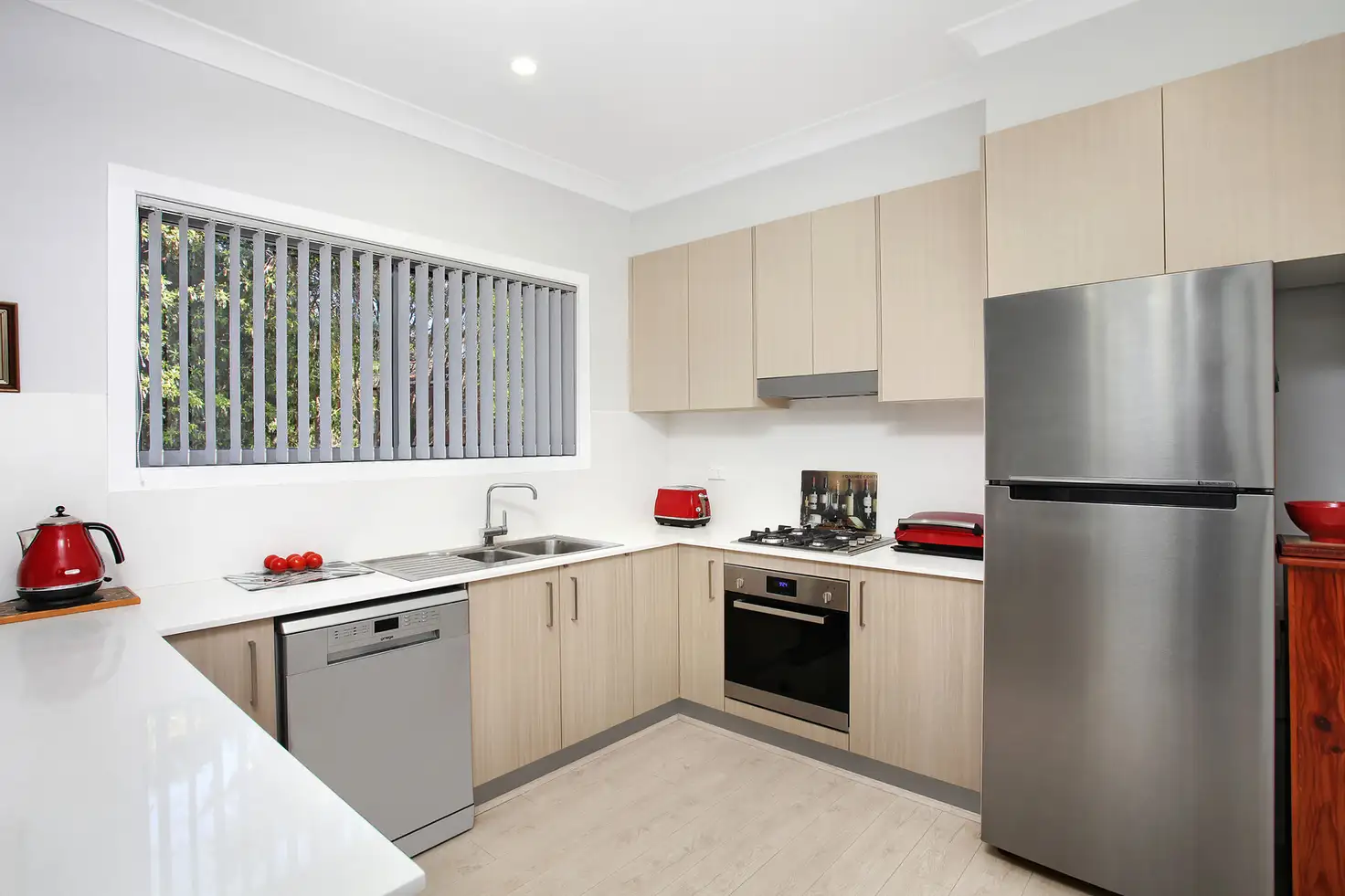 Main view of Homely townhouse listing, 4/25 Devonshire Crescent, Oak Flats NSW 2529