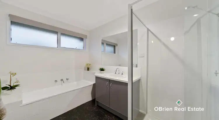 Fifth view of Homely house listing, 5 Ayres Close, Cranbourne North VIC 3977