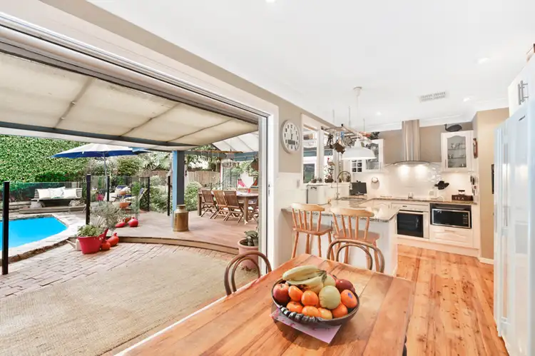 Sixth view of Homely house listing, 10 Springvale Avenue, Frenchs Forest NSW 2086