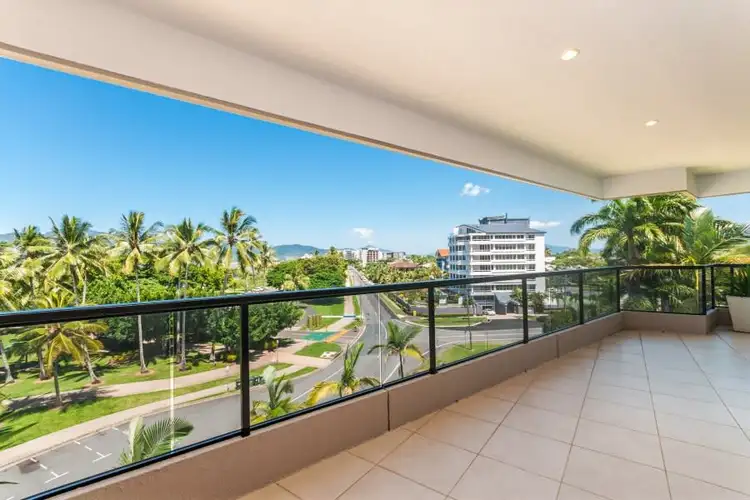 17/281 The Esplanade, Cairns North QLD 4870