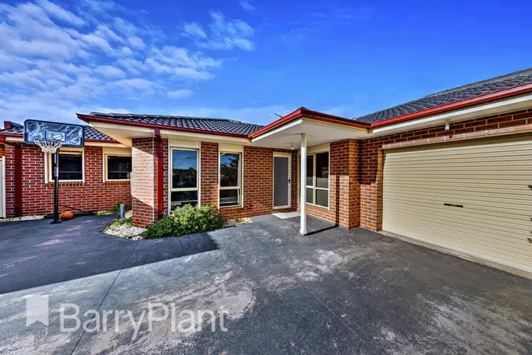 2/40 Harmon Avenue, St Albans VIC 3021