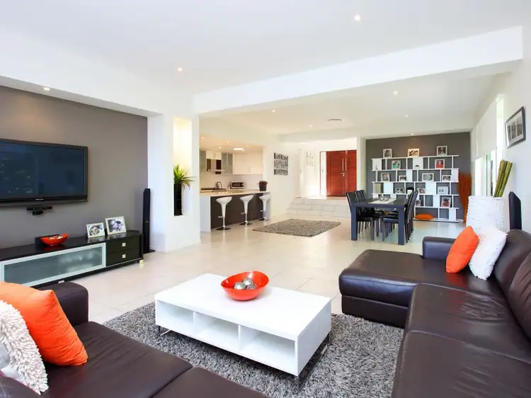 4 Clarance Street, Wakerley QLD 4154