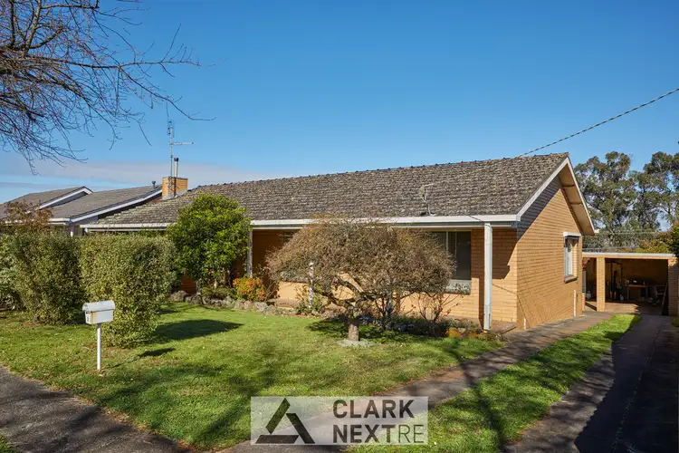 8 Lindsay Street, Drouin VIC 3818