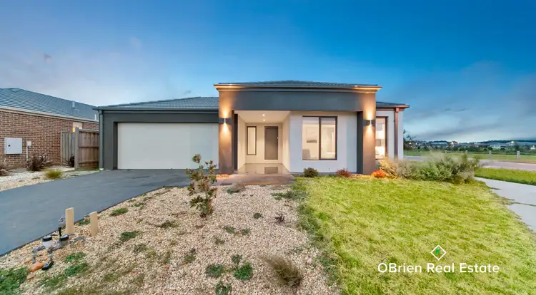 2 Waterways Drive, Cranbourne North VIC 3977