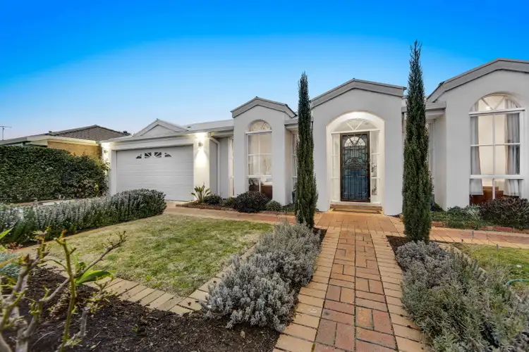 7 Mondana Way, Mount Martha VIC 3934