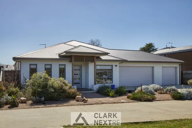 6 Charlwood Court, Drouin VIC 3818