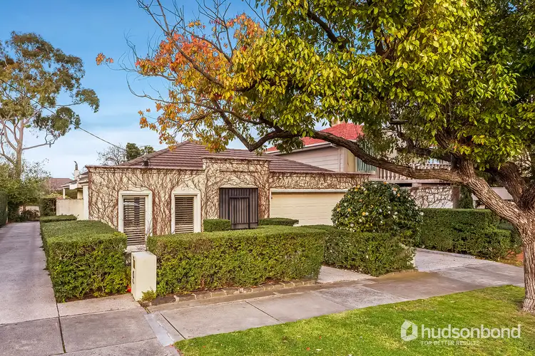 1/15 Athelstan Road, Camberwell VIC 3124