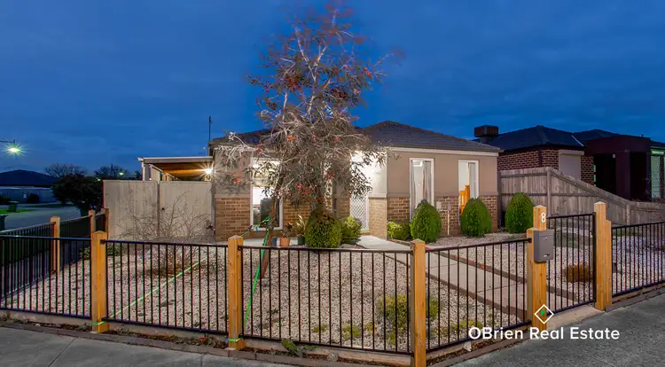 8 Violet Way, Cranbourne VIC 3977