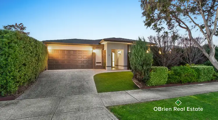 5 White Gum Way, Cranbourne North VIC 3977