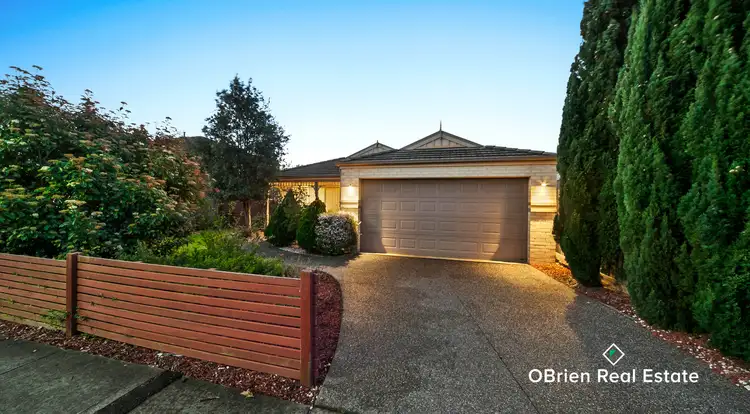 34 Golden Grove, Narre Warren South VIC 3805
