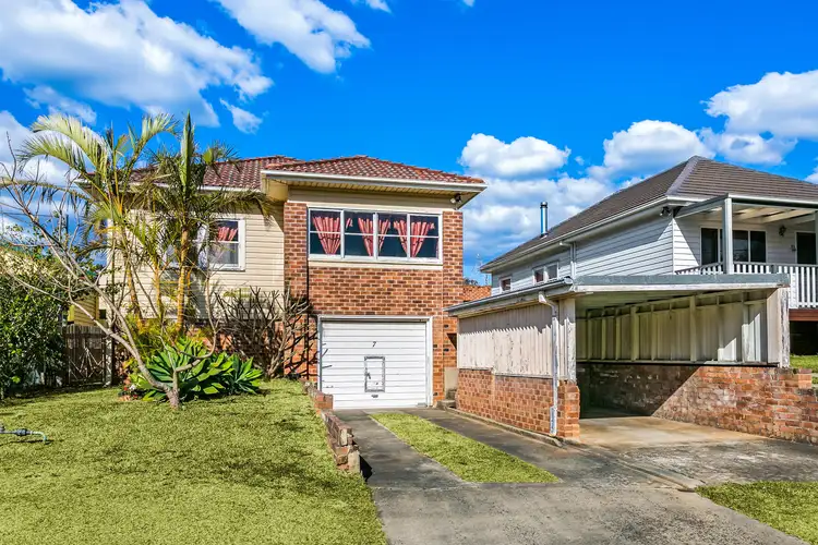 7 Rixon Avenue, Bulli NSW 2516