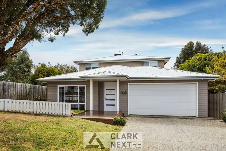 11 Fairchild Street, Drouin VIC 3818