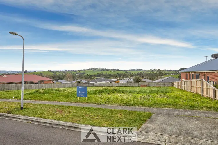 56 Outlook Drive, Drouin VIC 3818