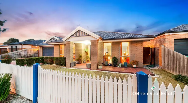 12 Cleopatra Drive, Cranbourne VIC 3977