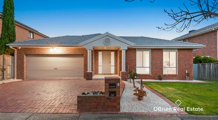 Main view of Homely house listing, 4 Jersey Close, Endeavour Hills VIC 3802