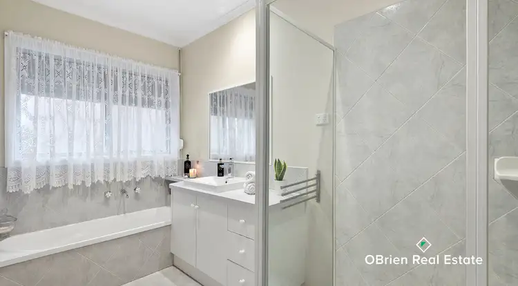 Sixth view of Homely house listing, 4 Jersey Close, Endeavour Hills VIC 3802