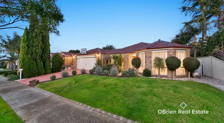 7 Hazelmere Avenue, Cranbourne West VIC 3977